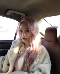 -Hello Lady发型设计