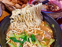 -爆炸头阿姨小四川正宗川味小吃(无任何分店)