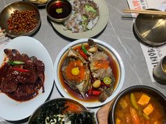 -草家酱蟹炭火烤肉店(珲春南路一店)