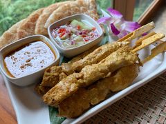 -Chom Cafe and Restaurant