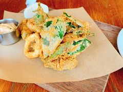 -ROAST coffee & eatery