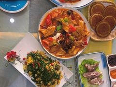 -三江源美食城