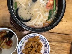 -蒙自源过桥米线(红谷滩万达店)