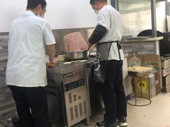 -黄阿姨锅贴大王(万航渡路店)