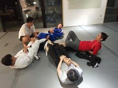 -EFL巴西柔术·综合格斗·泰拳·少儿体能训练(虹桥德必馆)