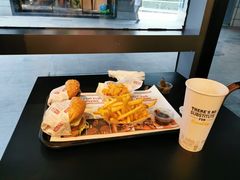 -The Habit Burger Grill 哈比特汉堡(世博店)