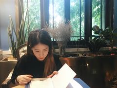 美女-也枫·小黄楼(南山路旗舰店)