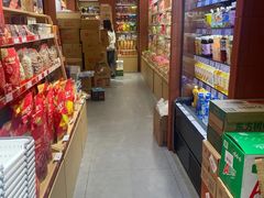 -良品铺子(白云新世界店)