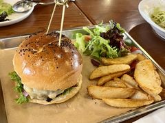 招牌牛肉汉堡-UPPER KITCHEN(延安路店)