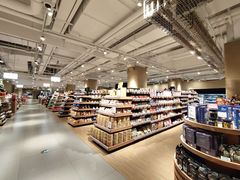 面包甜点陈列柜-七鲜超市(瑞虹天地太阳宫店)