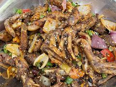 -休记光头香辣蟹干锅(绵竹店)