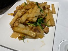 酸姜鸡球-花城苑广府菜(侨鑫店)