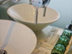 -卡罗酒店(东门晒布地铁站店)