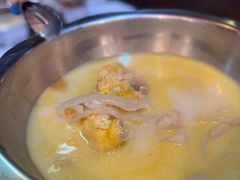 -鲜入围煮花胶鸡海鲜火锅