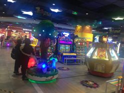 -LuckyStar幸运星家庭娱乐中心(东莞国贸店)
