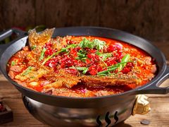 -he’s何师烧烤(世豪广场店)