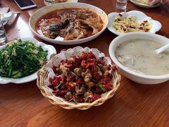 -胡子饮食店