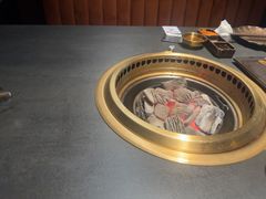 -铭牛烧肉·和牛海鲜自助(高新月牙湖店)