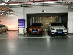 -龙湖虹桥天街-停车场