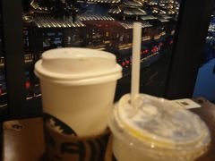 -星巴克(南宁民歌湖店)