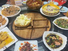 -人民公社铁锅炖·东北菜(卫国道店)