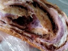 红豆肉松面包-美嘉华面包西饼店(红胜坊店)