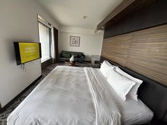 -上海虹桥西郊假日酒店