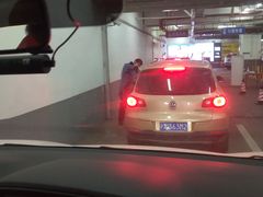 -中山公园-龙之梦停车场