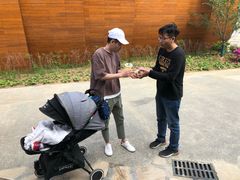 -田园东方蜜桃村的田野营地