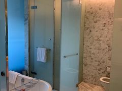 -上海滴水湖皇冠假日酒店