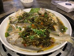 小黄鱼-日进一片海.生腌海鲜火锅.宵夜烧烤(三里屯总店)