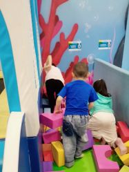 -孩子王童乐园(余姚万达店)