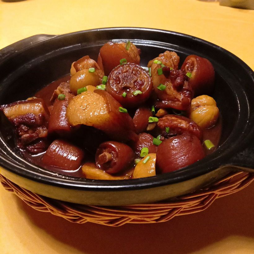 板栗烧猪尾,吃了点板栗