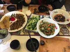 -刘姐啤酒鱼民族演艺餐厅(西街总店)