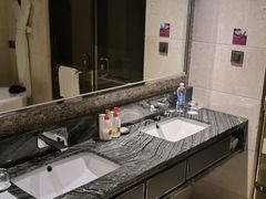 -天津京基皇冠假日酒店