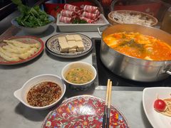 -尚尚仙·酸汤猪手·猪肚鸡火锅(华联万柳购物中心店)