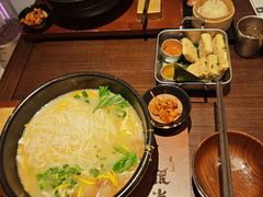 -银米·云南传统过桥米线(双廊黑金冠店)