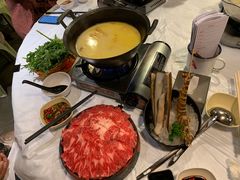 -鲜入围煮花胶鸡海鲜火锅