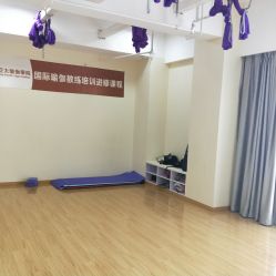 -亚太瑜伽普拉提学院