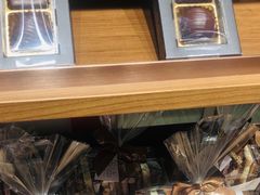 -Laderach 莱德拉(上海环贸iapm店)