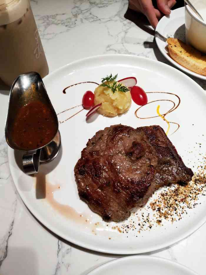 卡朋西餐(江南大道店)-"经过改装,整体焕然一新,比之前来的时候体.