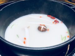 -三人行骨头王火锅(长寿店)