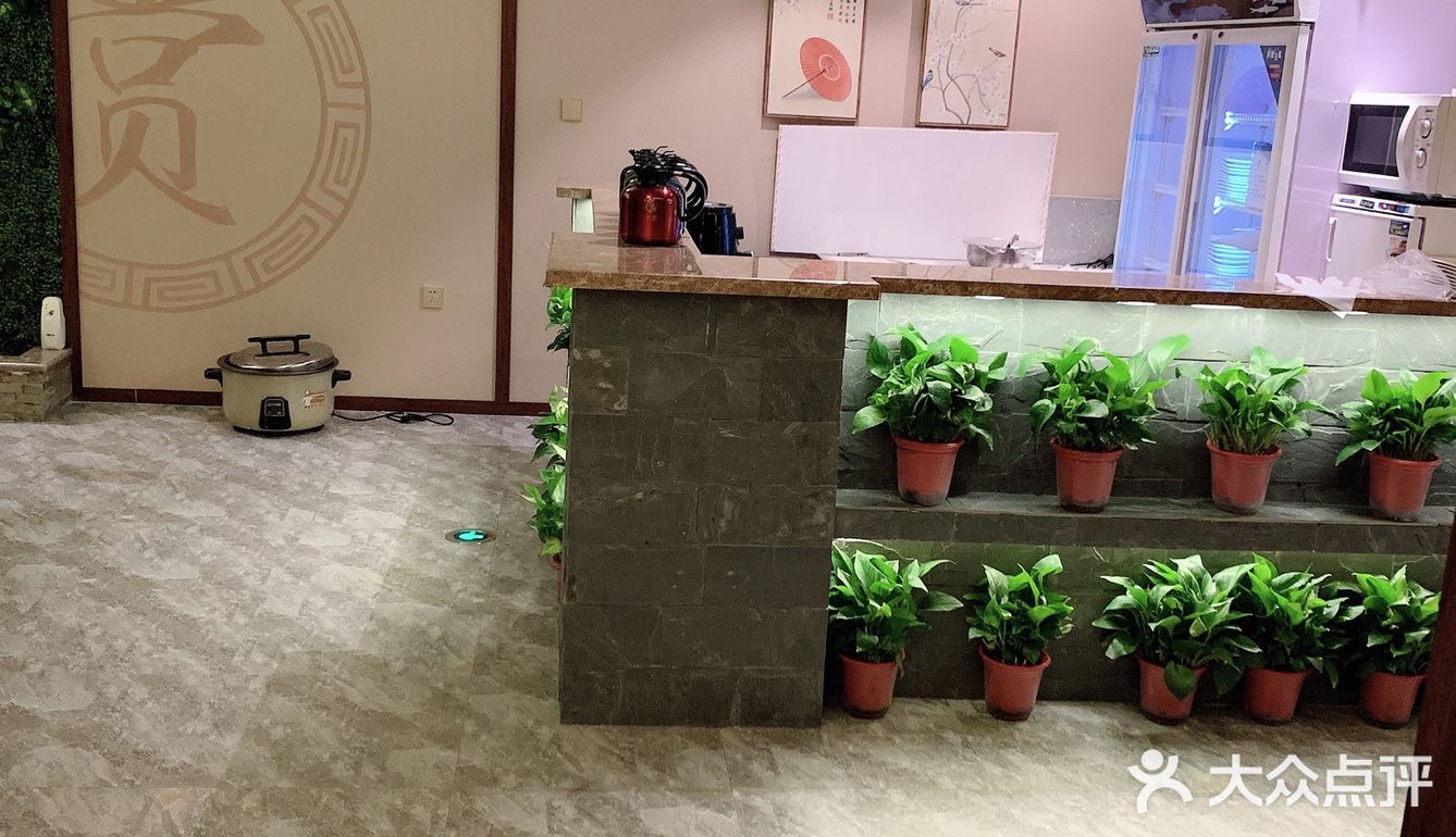 测了体温和登记就来到二楼。然后会有小姐姐热情招待你