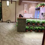 测了体温和登记就来到二楼。然后会有小姐姐热情招待你