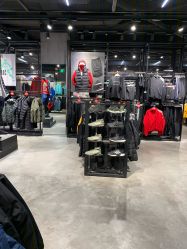 -adidas(德基广场店)