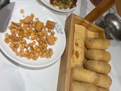 -洪氏嗨捞·广东猪肚鸡·椰子鸡火锅(西咸万象城店)