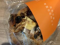 蓝莓乳酪包-山下面包坊(湖滨店)