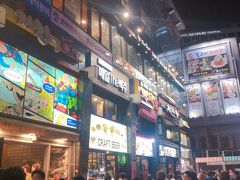 -BHC炸鸡(明洞总店)