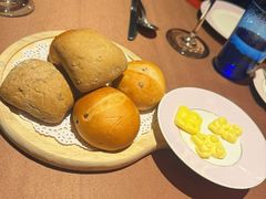 自制餐前面包-卡本妮法餐厅·北京和平宾馆