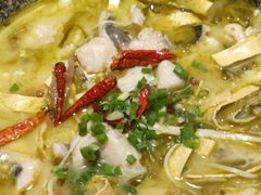酸菜小鱼-渝是乎酸菜鱼(龙旗购物中心店)